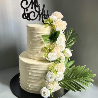 luxe wedding reception cake