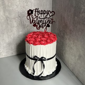 red roses valentine cake